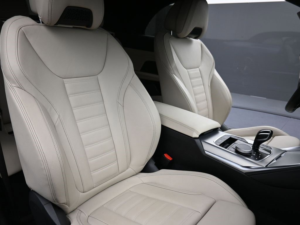 Used 2023 BMW 440i xDrive Convertible w/ Premium Package image 18