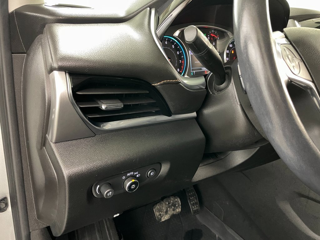 Used 2019 Chevrolet Traverse LT image 25