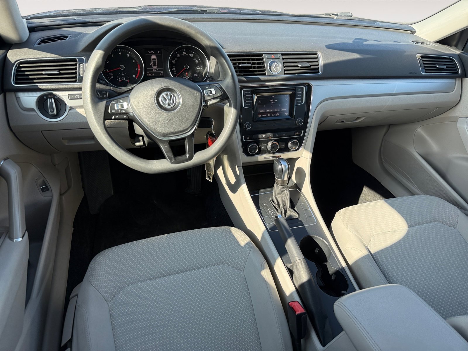 Used 2016 Volkswagen Passat 1.8T S image 15