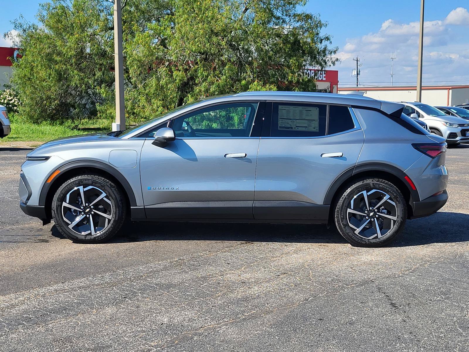 New 2026 Chevrolet Equinox EV LT AWD/4WD image 2
