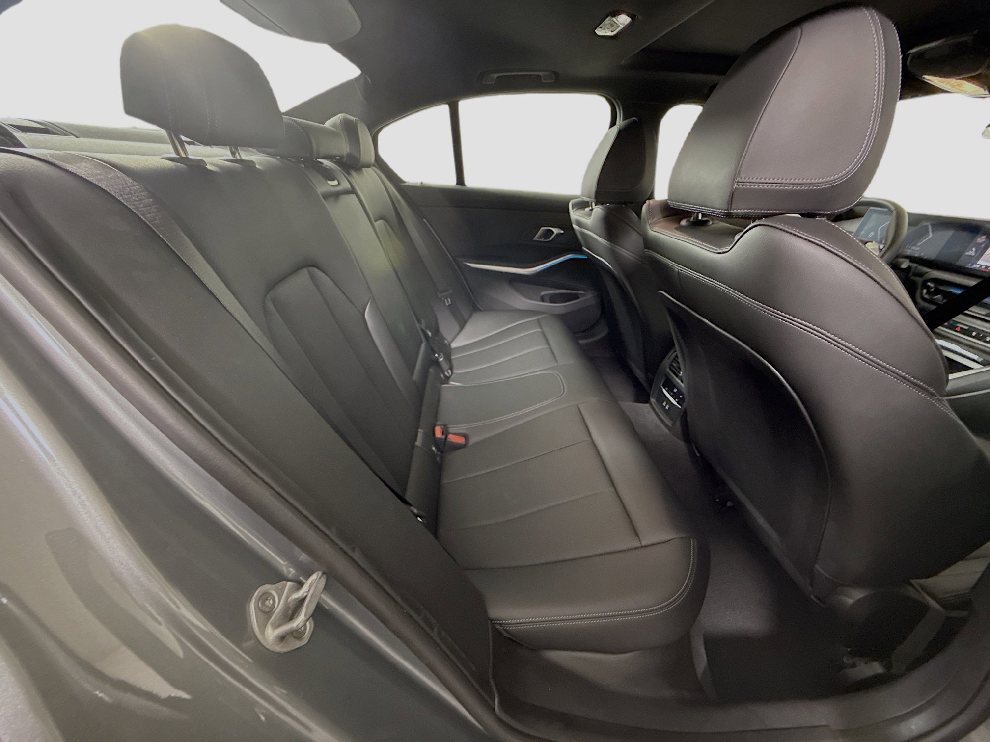 Used 2025 BMW 330i Sedan image 24