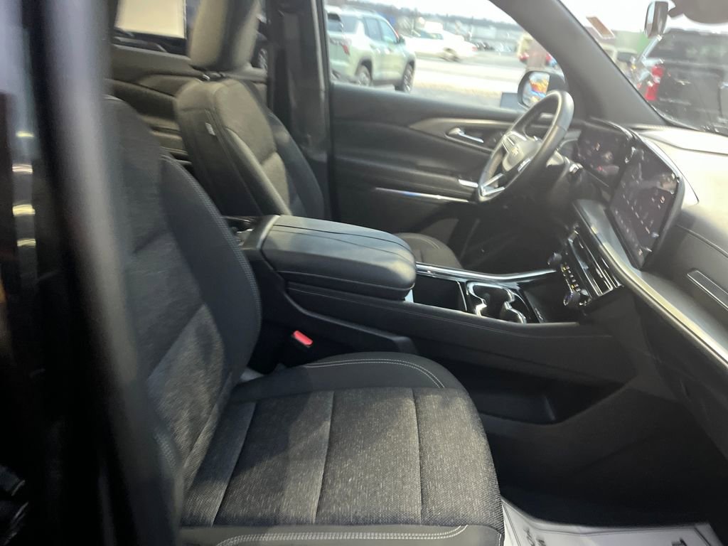 Used 2025 Chevrolet Traverse LT image 26