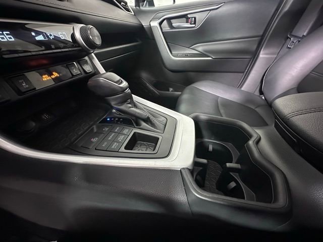 Used 2023 Toyota RAV4 XLE Premium image 30