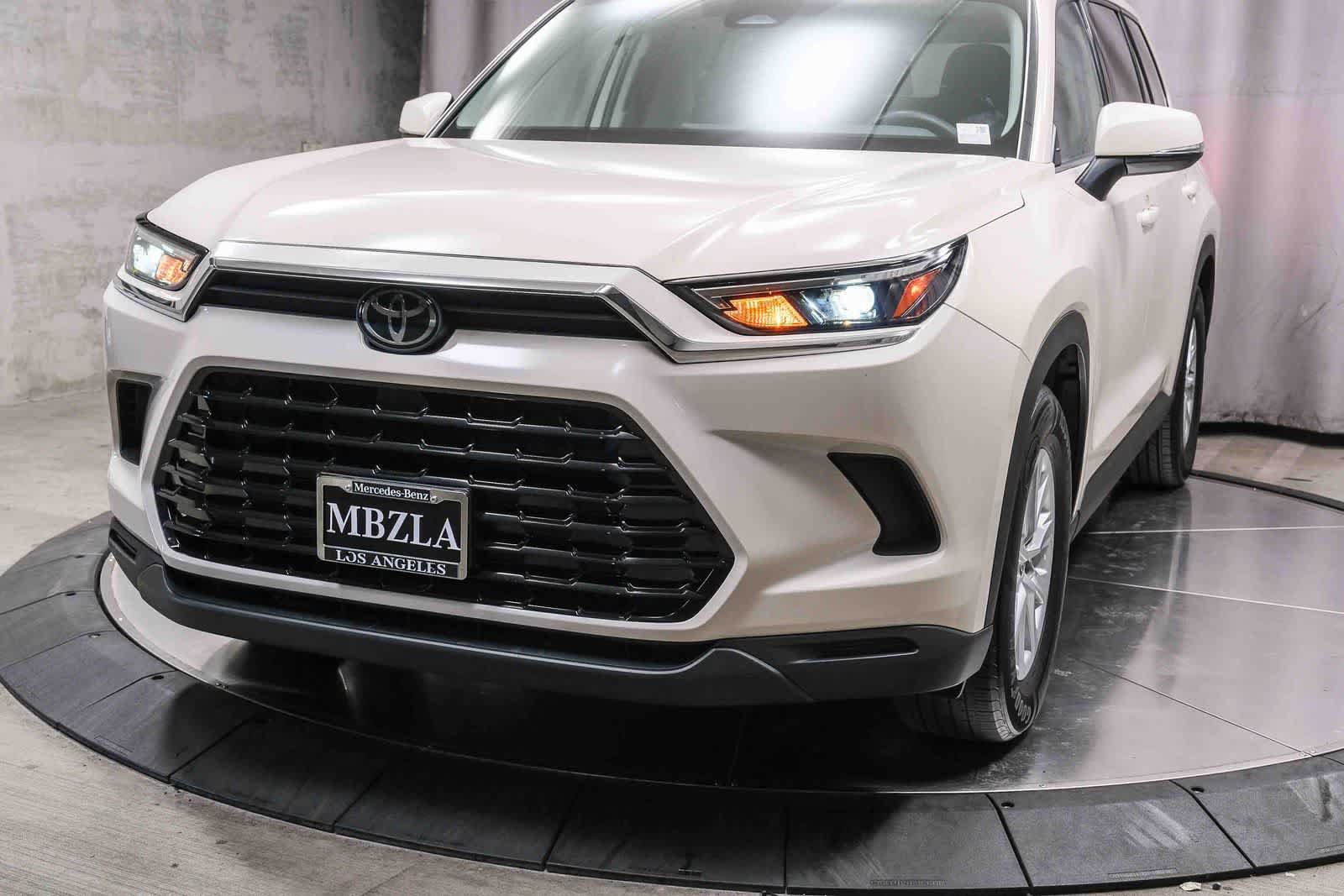 Used 2024 Toyota Grand Highlander FWD image 11