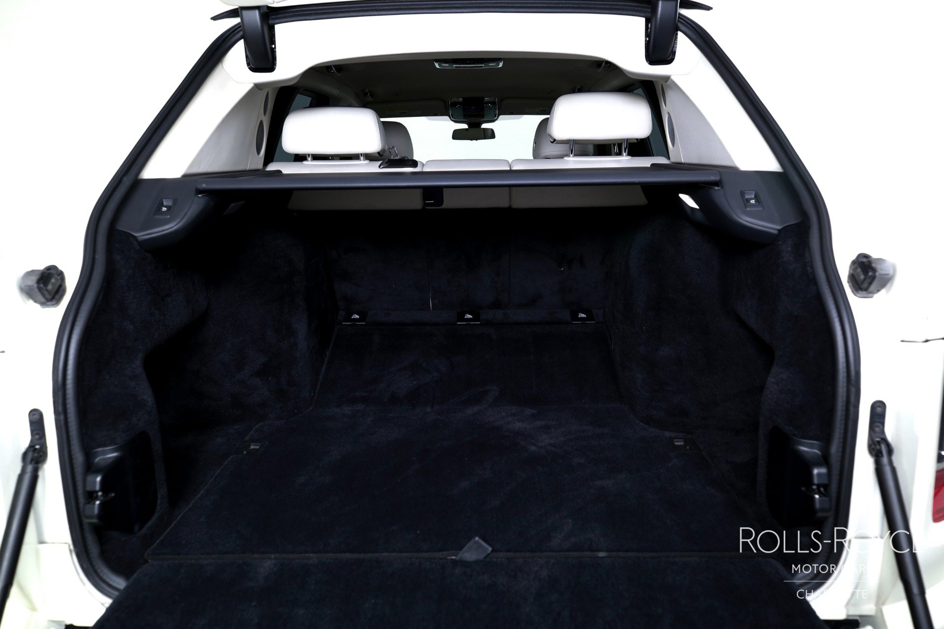 Used 2020 Rolls-Royce Cullinan image 24