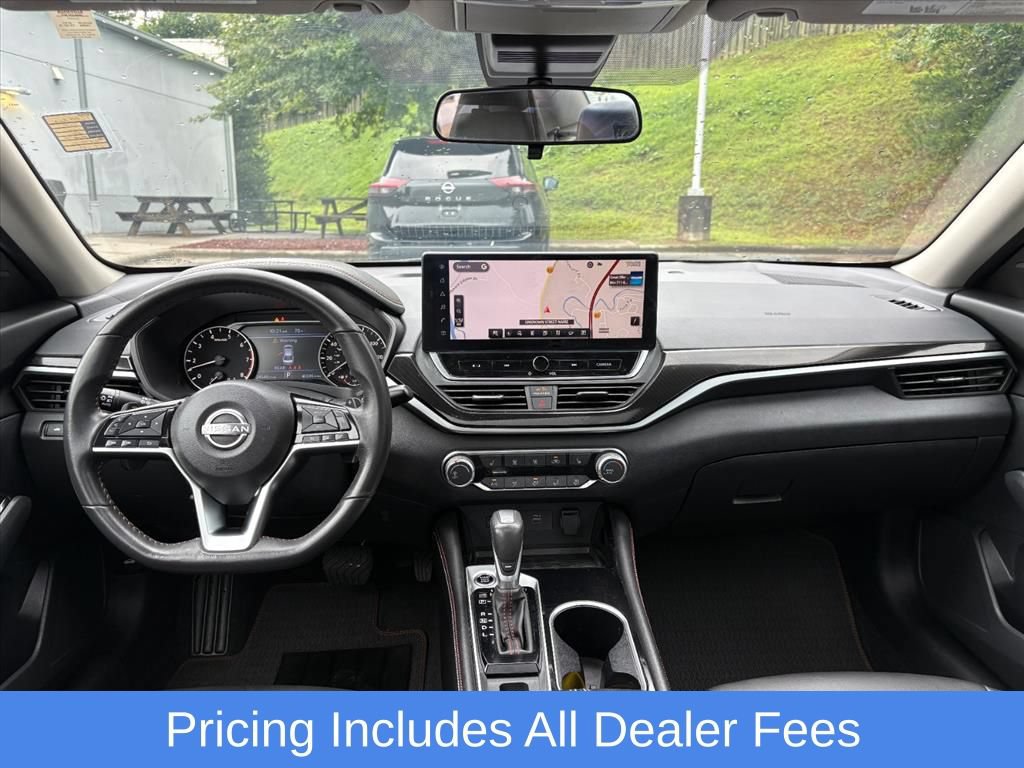 Used 2024 Nissan Altima 2.5 SR w/ SR Premium Package AWD/4WD image 8
