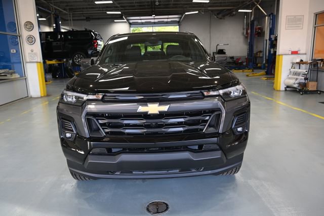 New 2026 Chevrolet Colorado LT w/ LT Convenience Package AWD/4WD image 2