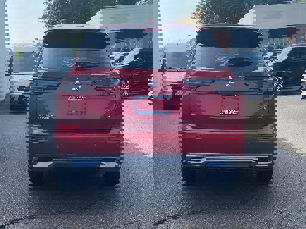 New 2025 Mitsubishi Outlander SE image 3