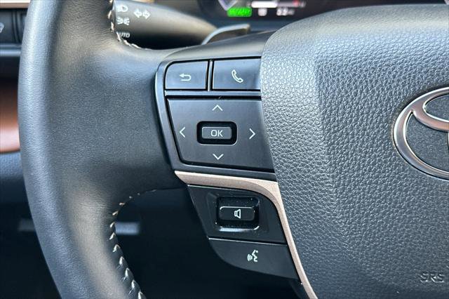 Certified 2025 Toyota Crown Signia image 26