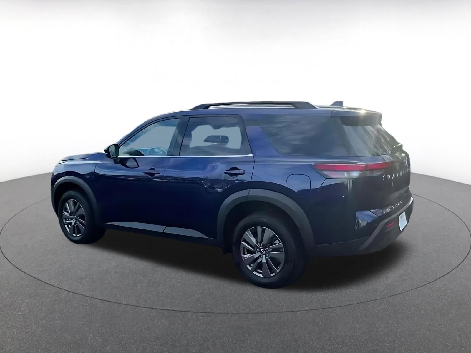 Used 2025 Nissan Pathfinder SV AWD/4WD image 22