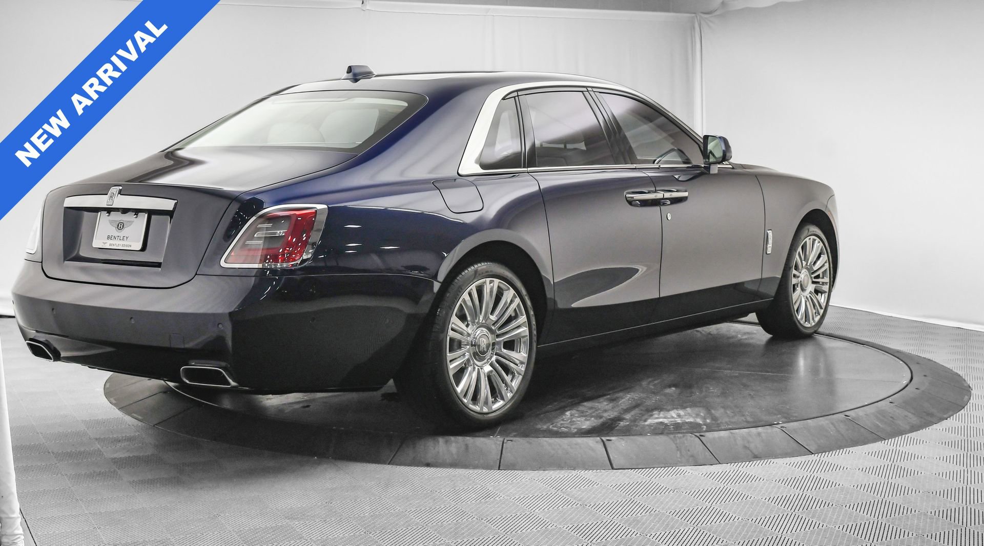 Used 2023 Rolls-Royce Ghost image 9