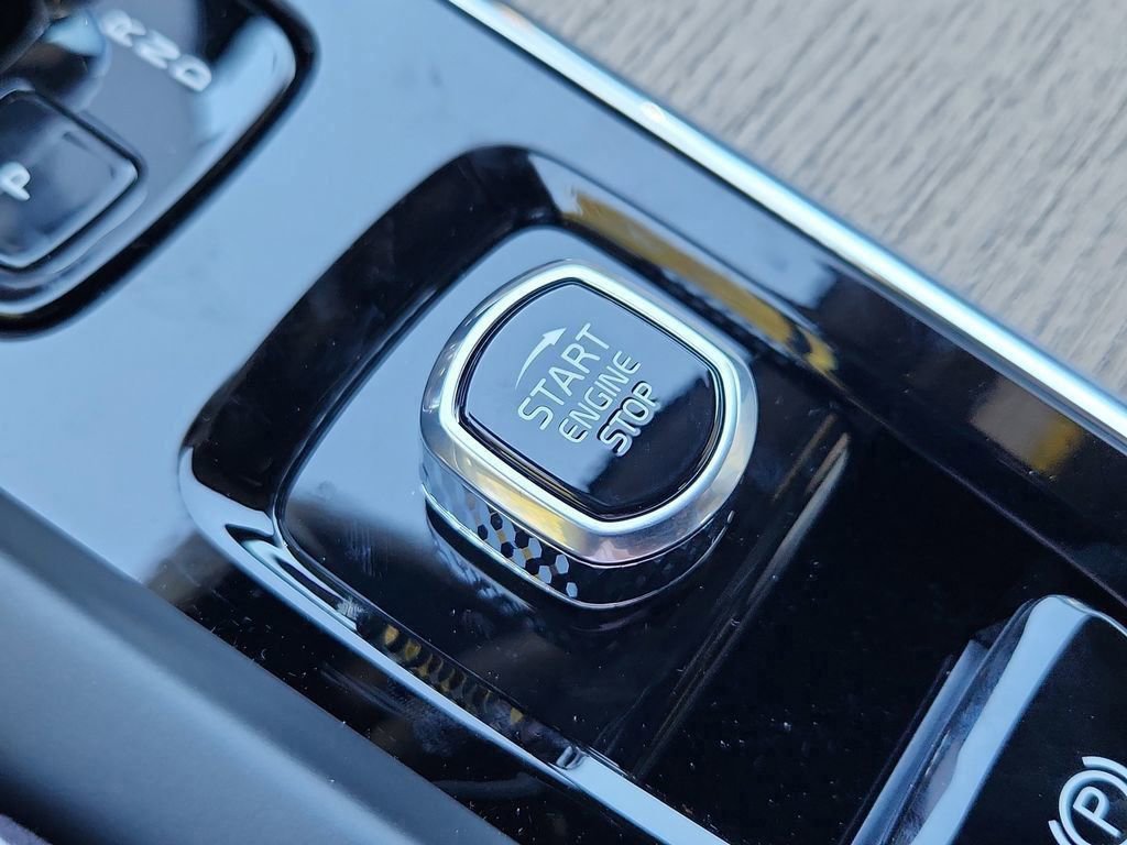 New 2026 Volvo XC60 B5 Plus w/ Protection Package Premier image 16