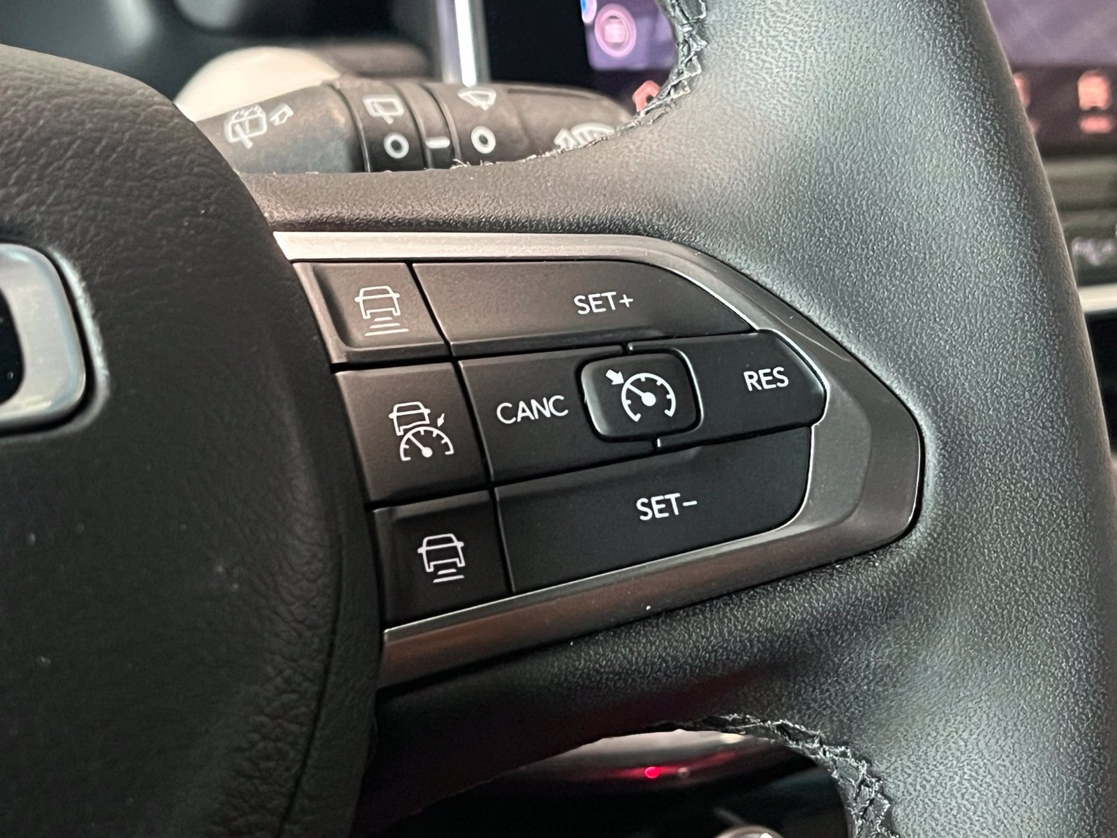 Used 2023 Jeep Compass Limited w/ Elite Group AWD/4WD image 31
