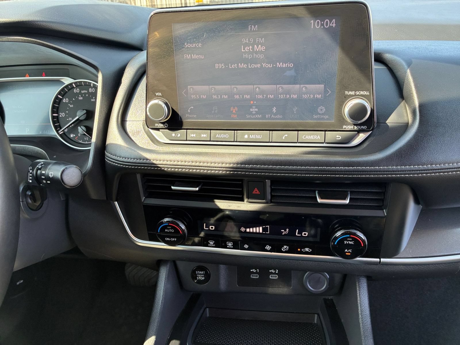 Used 2025 Nissan Rogue SV AWD/4WD image 16