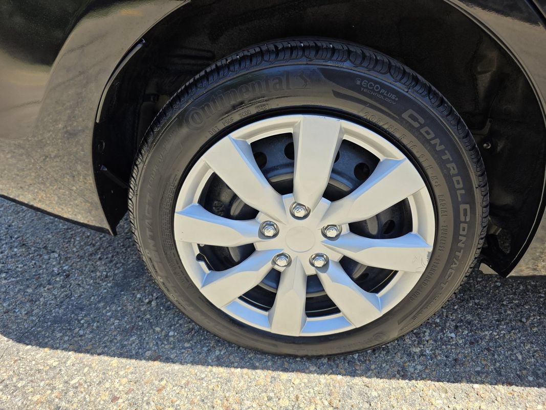 Used 2016 Toyota Corolla LE FWD image 40