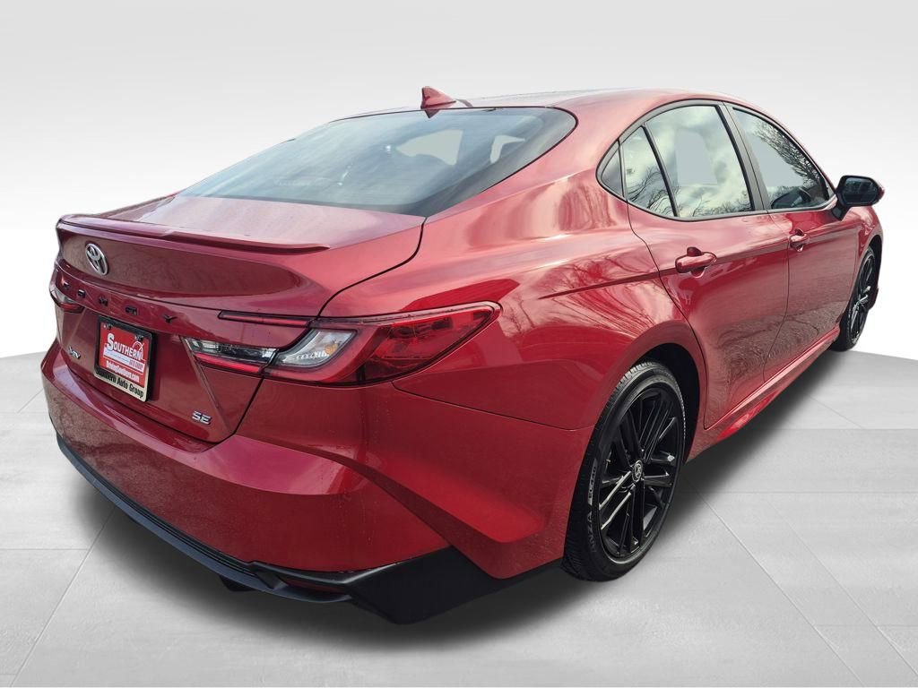 Used 2025 Toyota Camry LE image 10