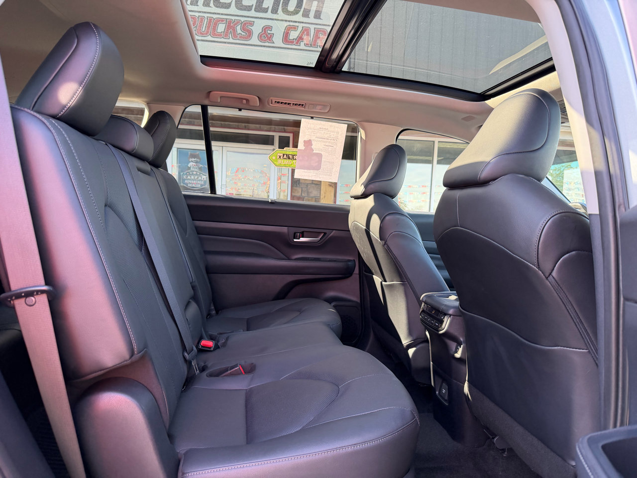 Used 2024 Toyota Grand Highlander FWD image 23