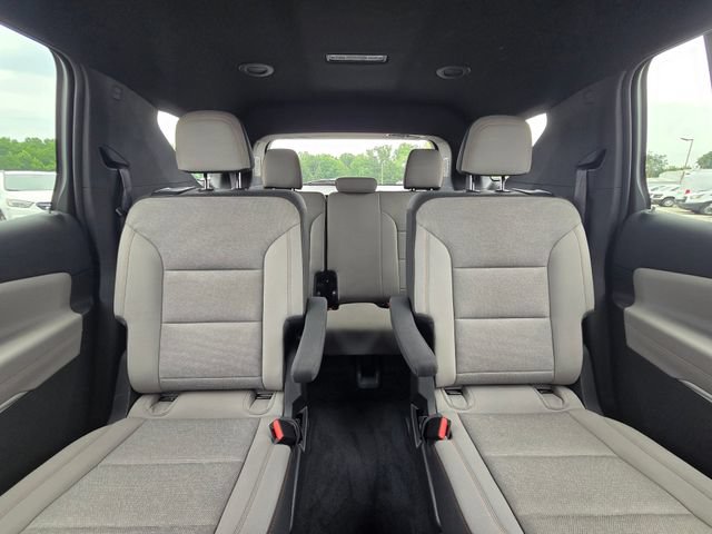 Used 2025 Chevrolet Traverse LT w/ LPO, Floor Liner Package FWD image 18