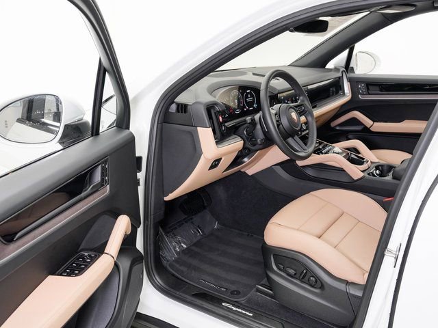 Certified 2025 Porsche Cayenne image 7