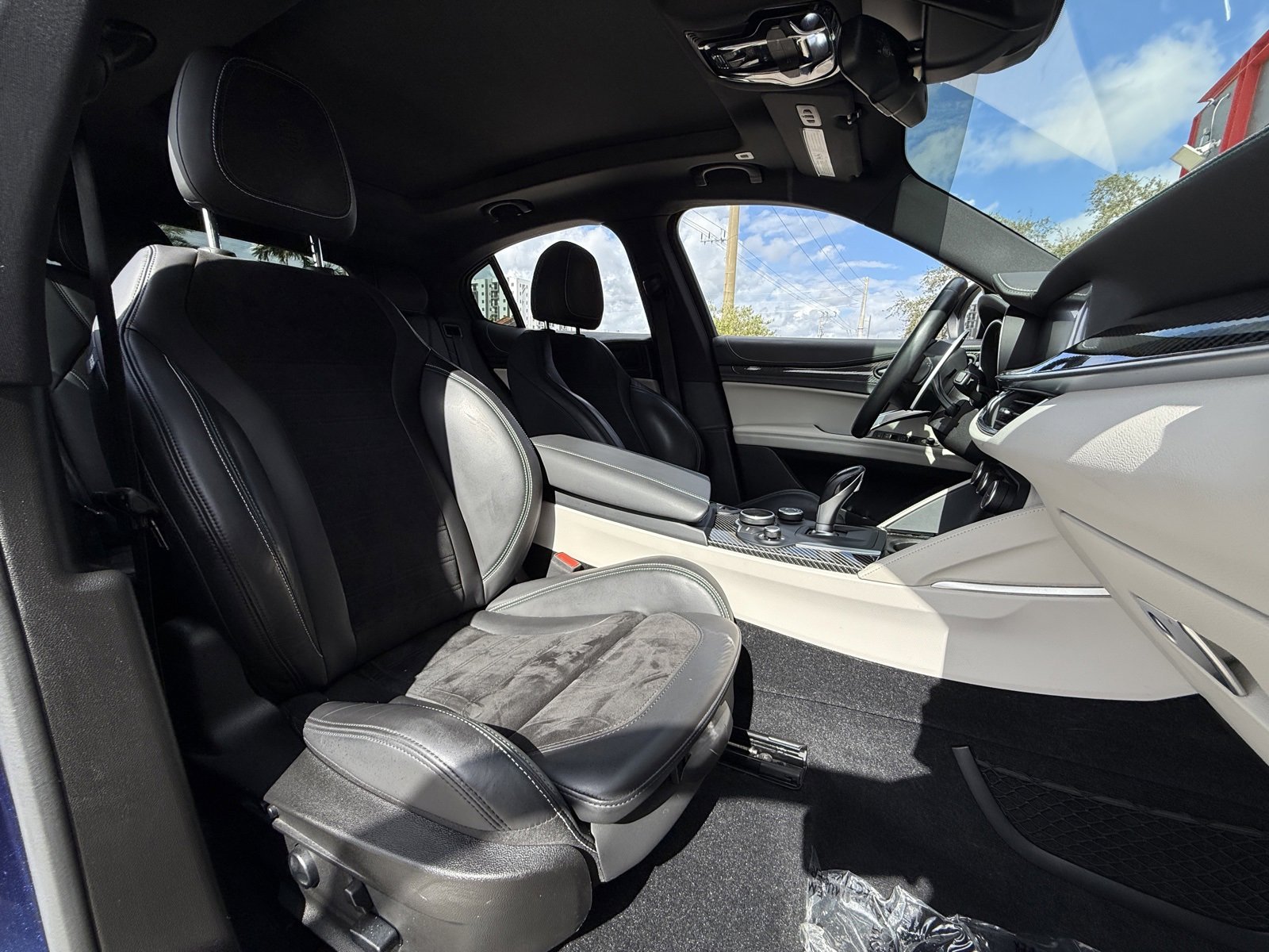 Used 2019 Alfa Romeo Stelvio Quadrifoglio w/ Nero Edizione image 16