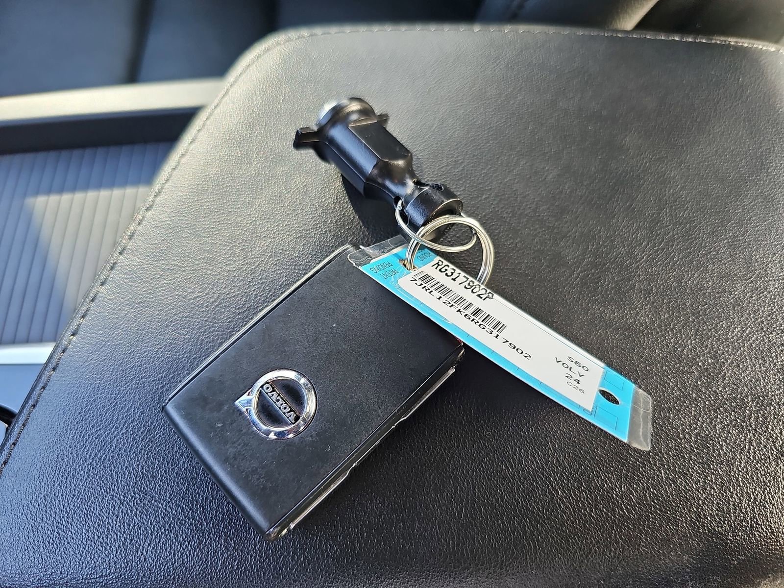 Used 2024 Volvo S60 B5 Core image 36