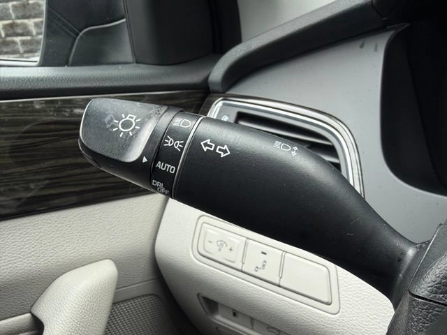 Used 2017 Hyundai Sonata Limited FWD image 23