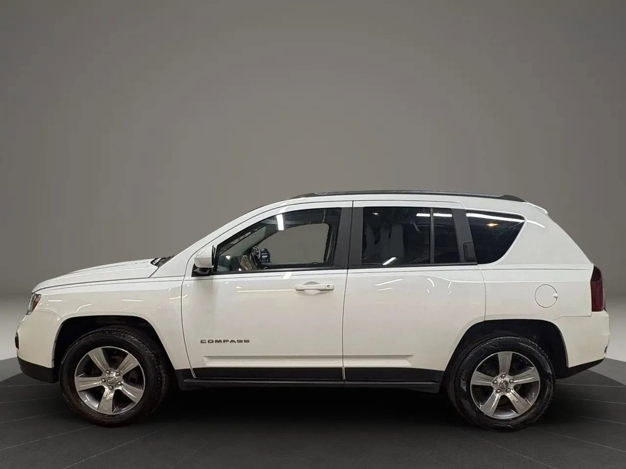 Used 2017 Jeep Compass High Altitude image 5