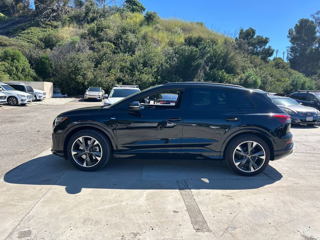 Used 2024 Audi Q4 e-tron Prestige w/ Black Optic Package image 4