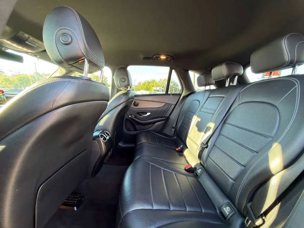 Used 2020 Mercedes-Benz GLC 300 4MATIC image 56