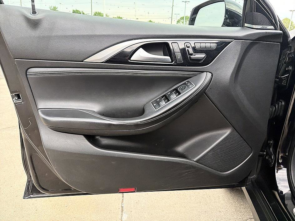 Used 2017 INFINITI QX30 Premium w/ Cargo Package AWD/4WD image 11