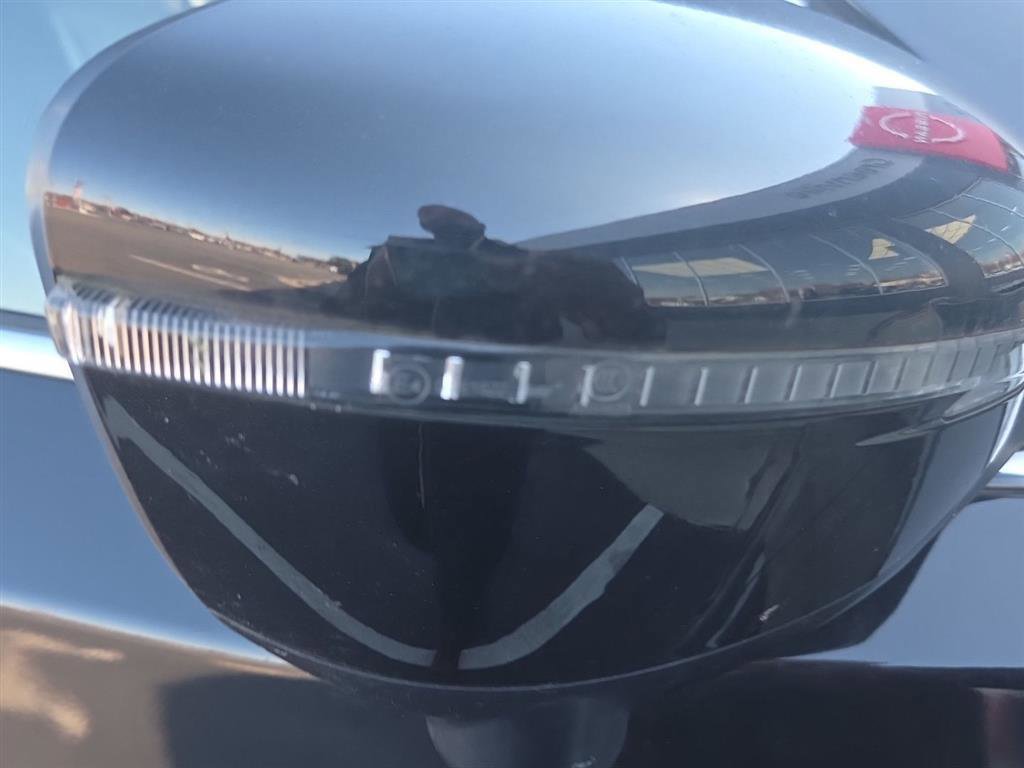 Used 2018 Nissan Rogue SL w/ Premium Package image 14