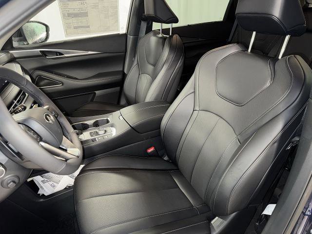 Certified 2026 INFINITI QX60 Luxe w/ Cargo Package AWD/4WD image 3