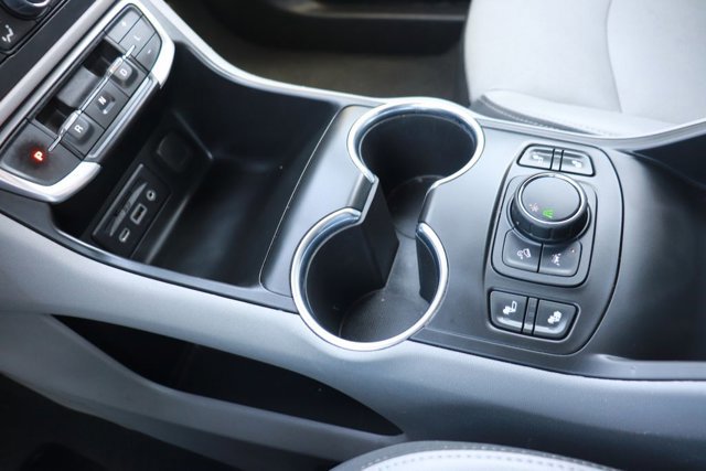 Used 2023 GMC Terrain SLT image 17