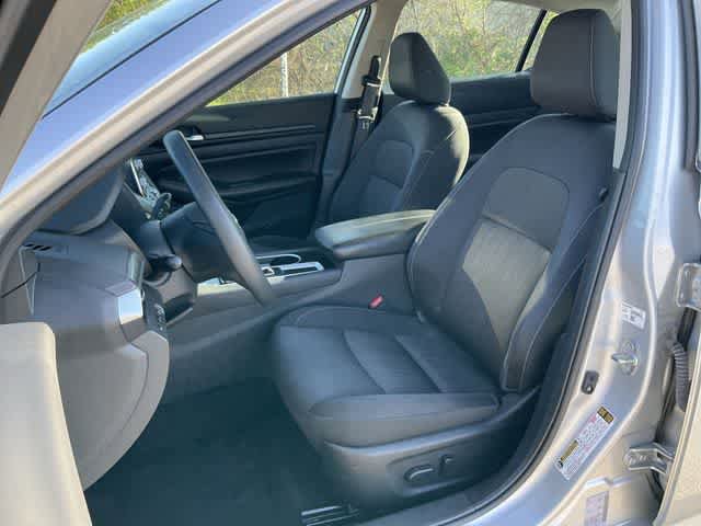 Used 2024 Nissan Altima 2.5 SV FWD image 13