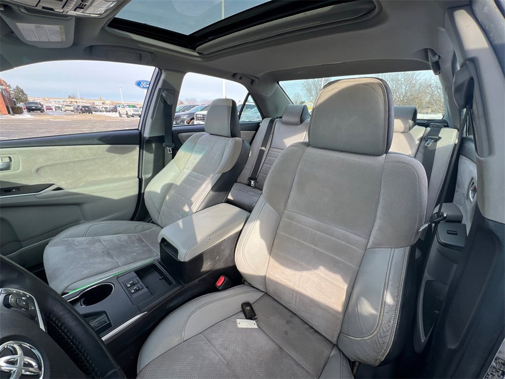 Used 2015 Toyota Camry XSE image 26
