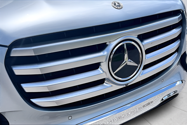 Used 2025 Mercedes-Benz GLS 450 4MATIC image 34
