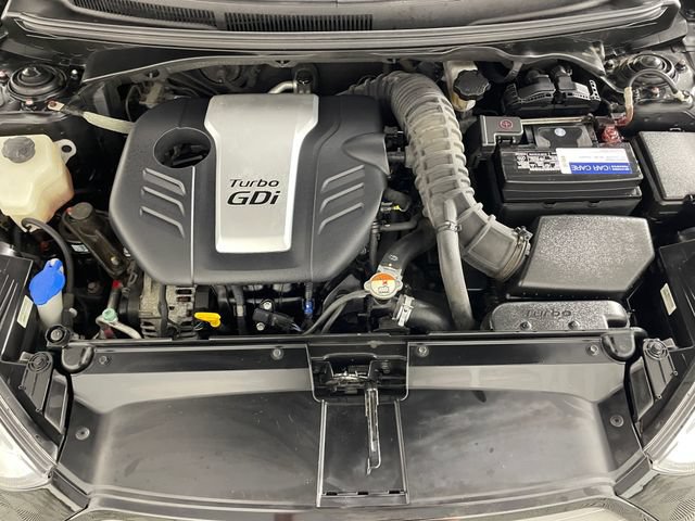 Used 2015 Hyundai Veloster Turbo FWD image 17