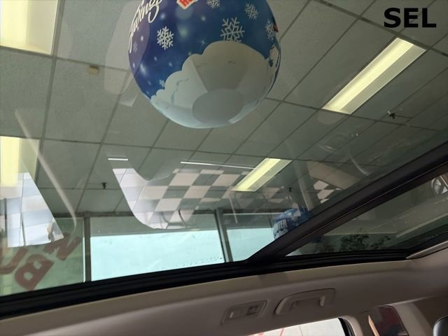 Certified 2025 Volkswagen Taos SEL image 23