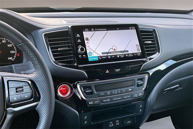 Certified 2024 Honda Ridgeline Black Edition image 10