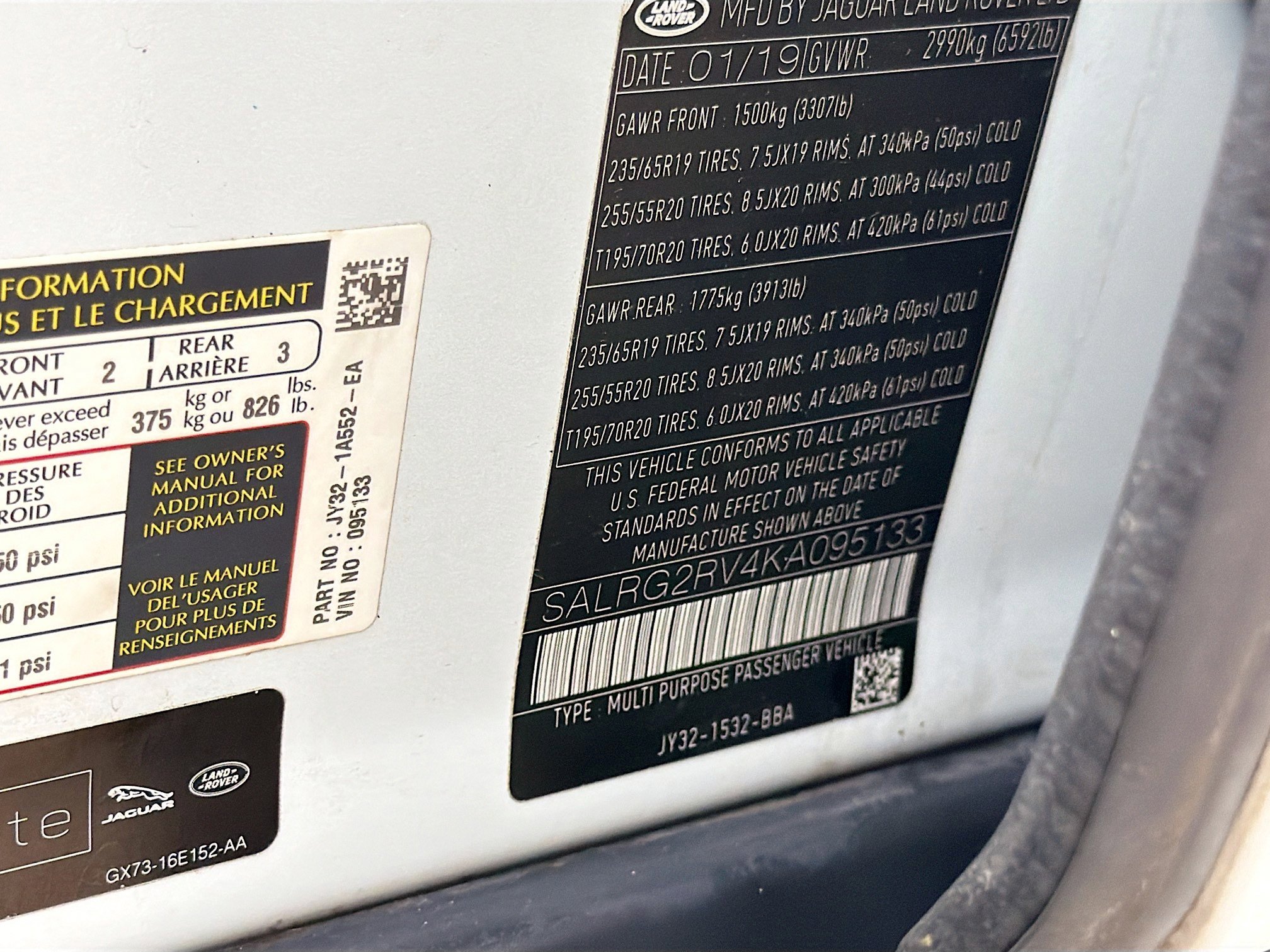 Used 2019 Land Rover Discovery SE image 42