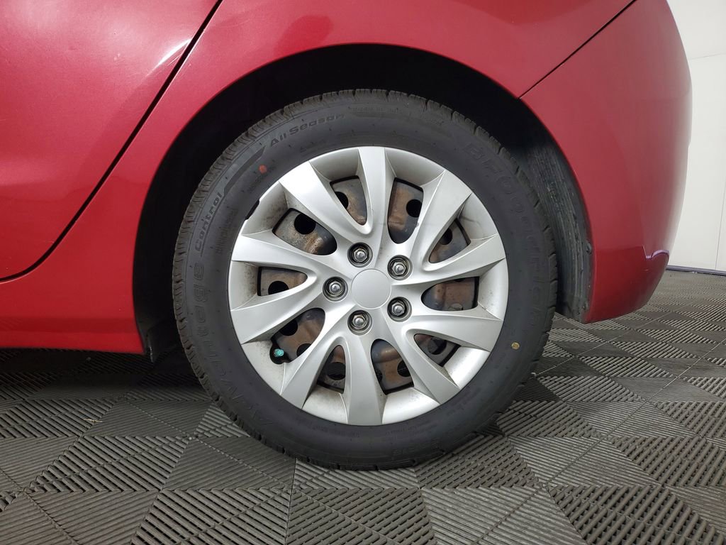 Used 2016 Hyundai Elantra GT FWD image 28