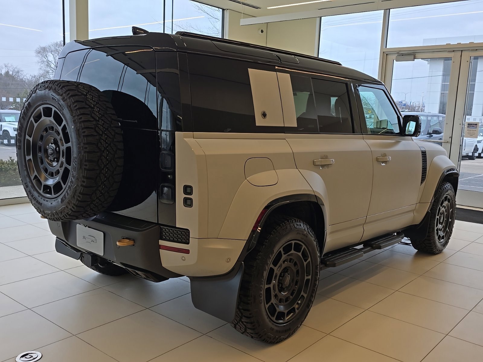 New 2026 Land Rover Defender 110 OCTA image 5