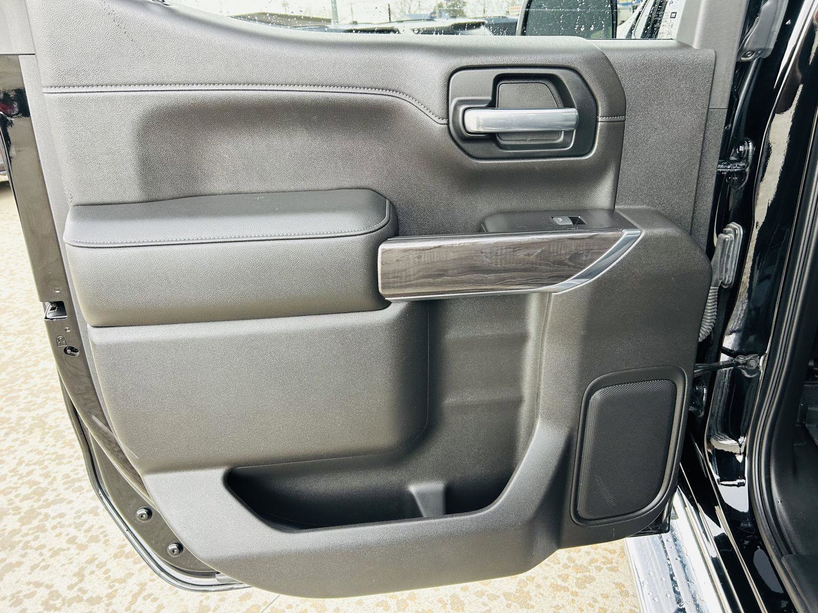 Used 2019 Chevrolet Silverado 1500 LTZ w/ LTZ Plus Package image 28