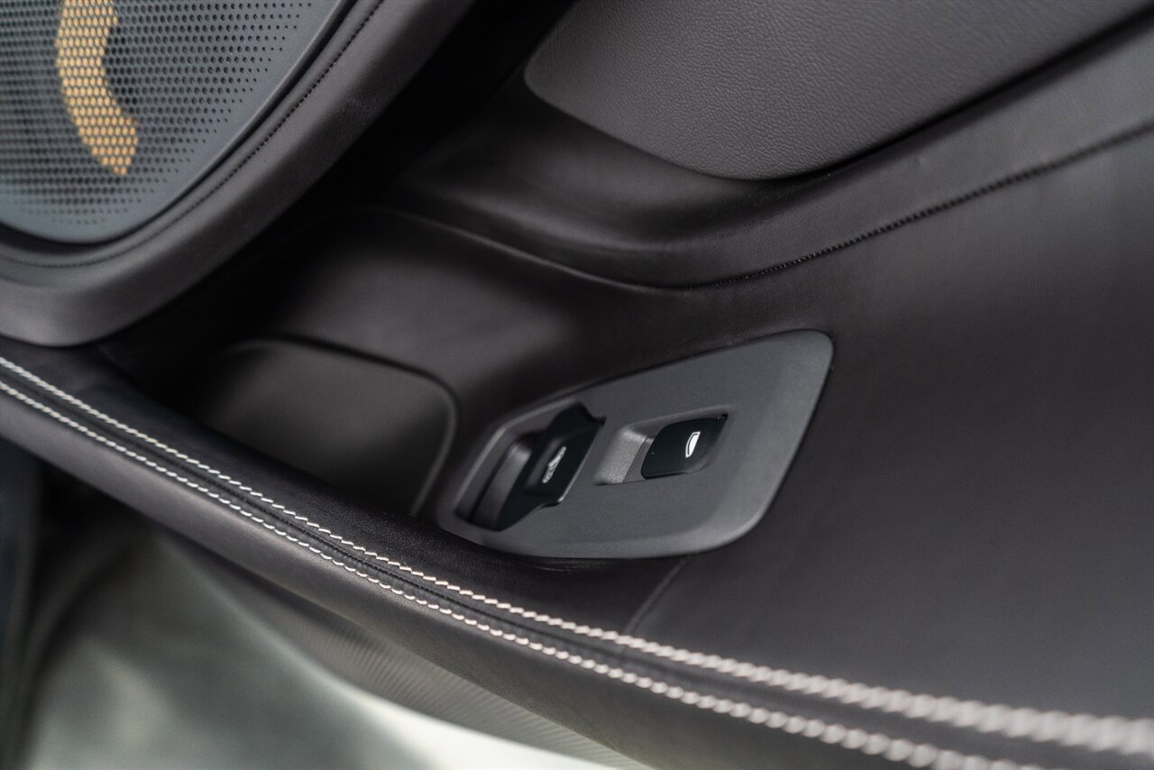 Used 2019 McLaren 570S Coupe RWD image 45