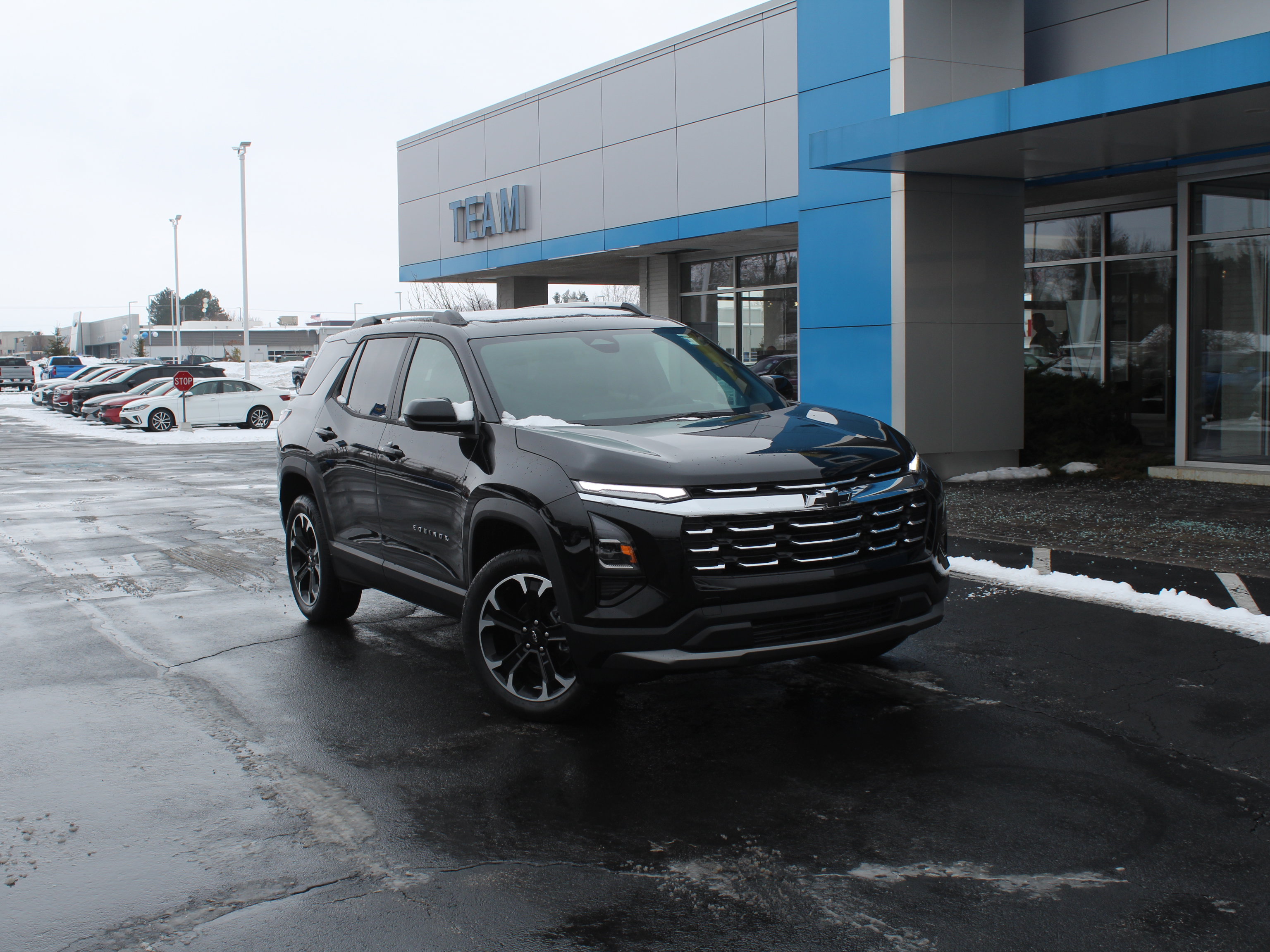 New 2026 Chevrolet Equinox LT image 2