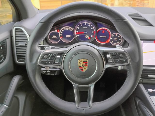Used 2020 Porsche Cayenne image 32