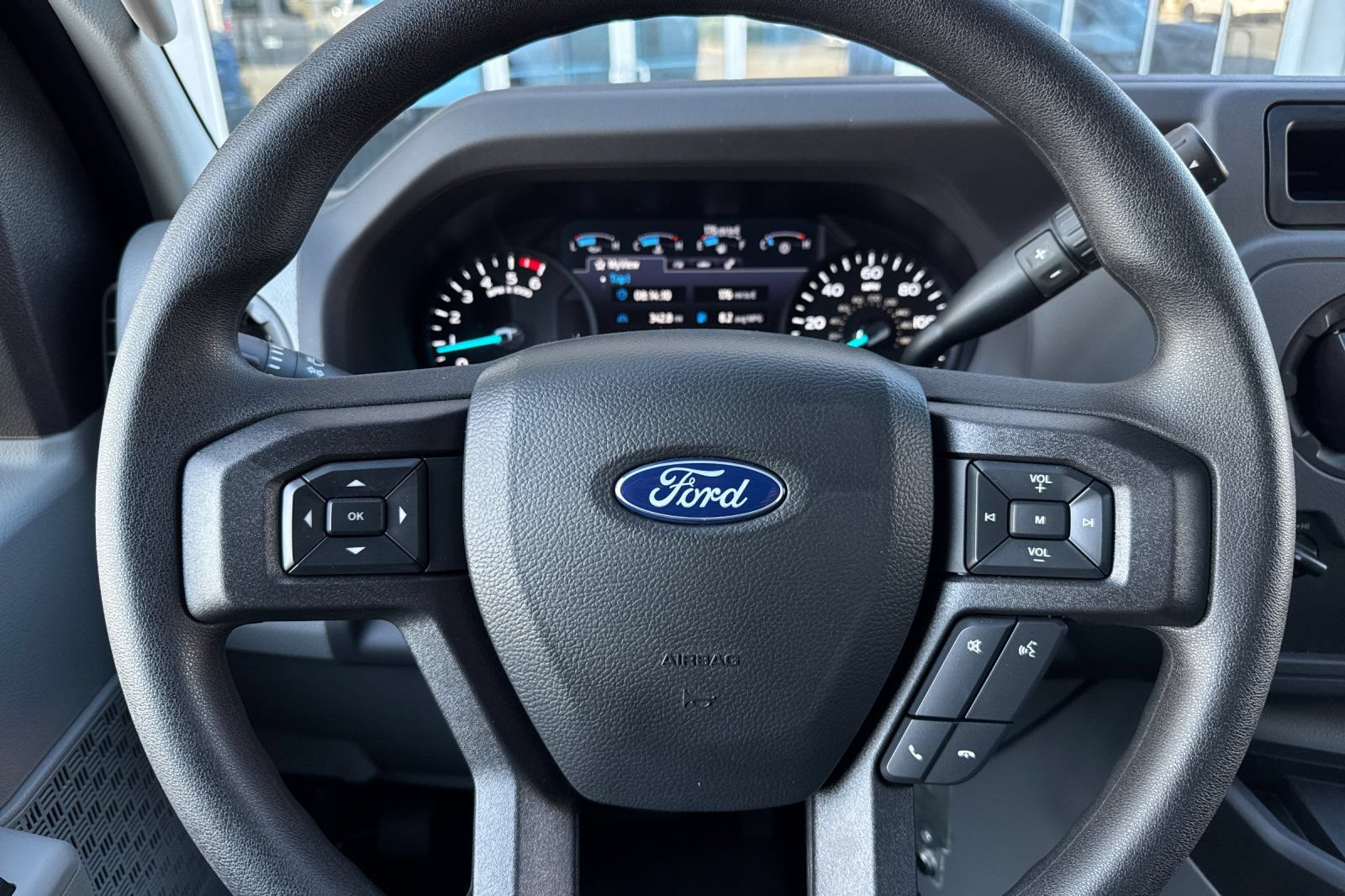 New 2026 Ford E-450 and Econoline 450 Super Duty w/ Interior Upgrade Package RWD image 22