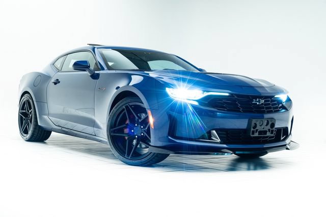Used 2021 Chevrolet Camaro LT w/ RS Package RWD image 5