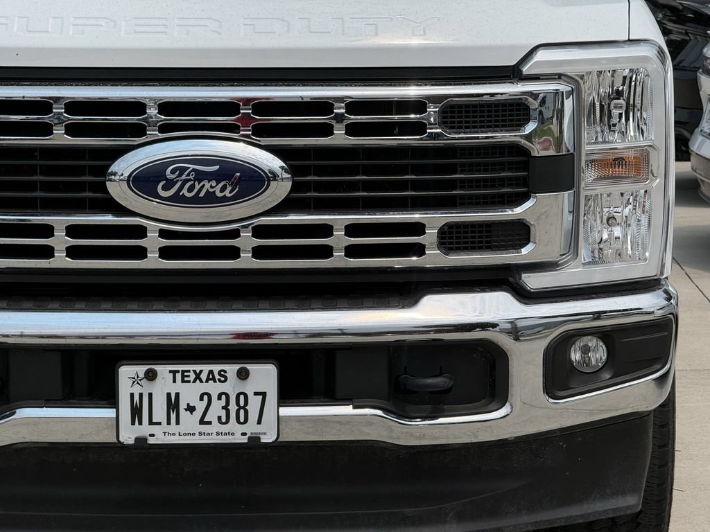 Used 2025 Ford F250 XLT w/ FX4 Off-Road Package AWD/4WD image 7