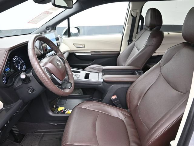 Certified 2023 Toyota Sienna Platinum image 30
